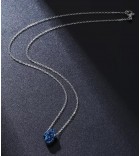 collier avec pendentif main de fatma bleu