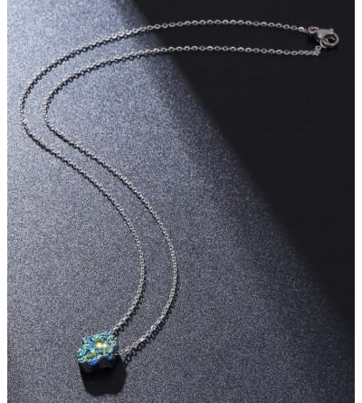 collier avec pendentif main de fatma turquoise